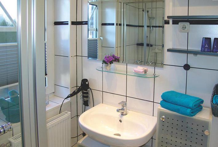 Ferienwohnung Nowara Krummhörn エクステリア 写真